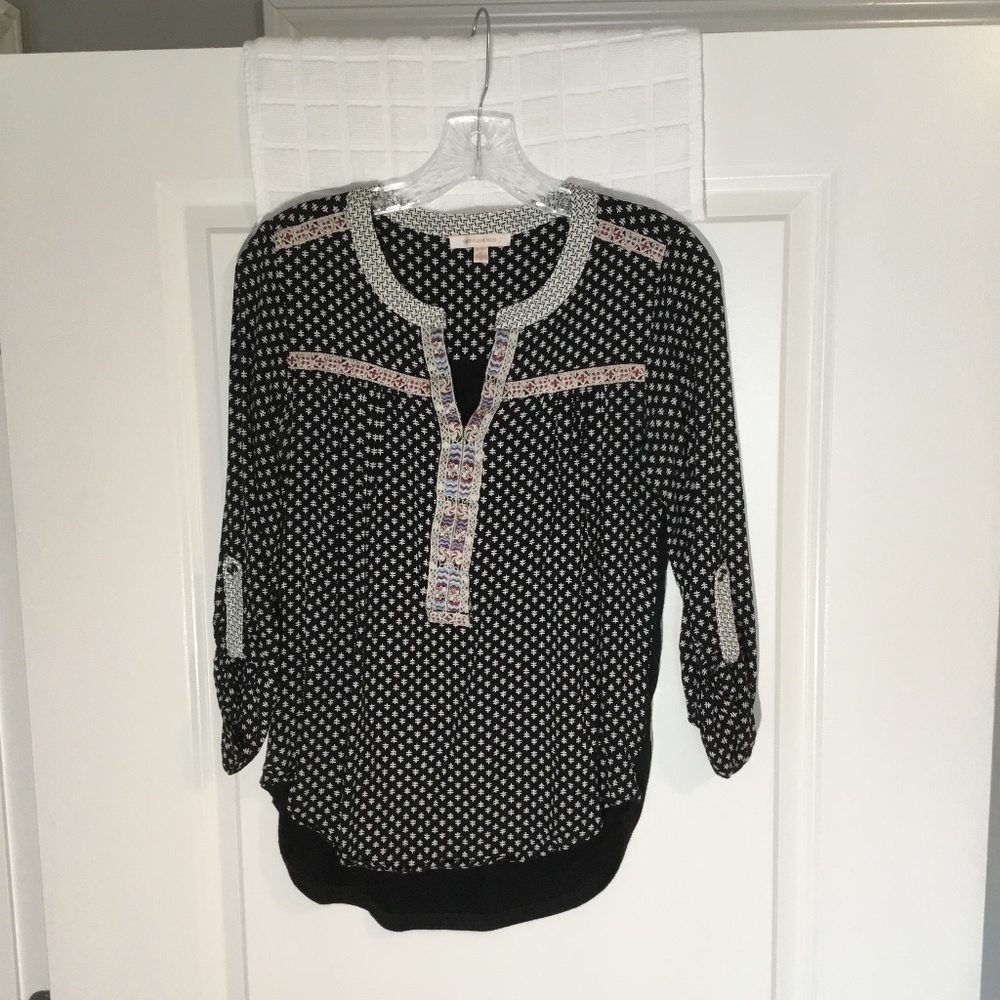 Skies Are Blue Ladies Top Black/ White Size S